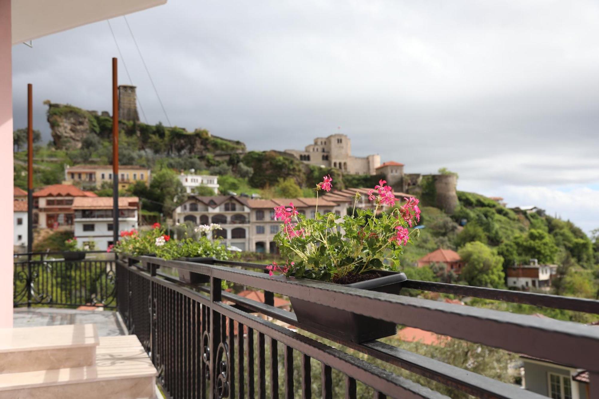 --Hotel Deal-- Rooms With Castle View Krujë Eksteriør billede