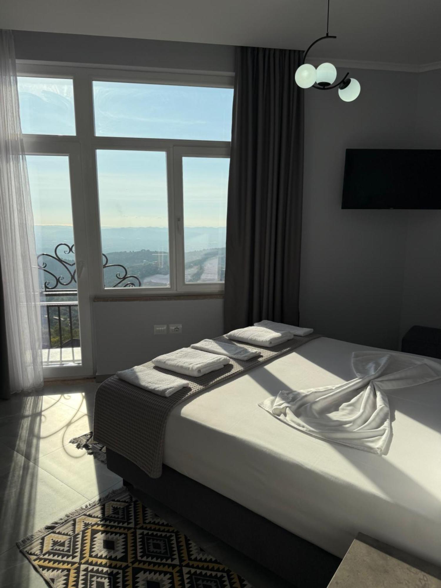 --Hotel Deal-- Rooms With Castle View Krujë Eksteriør billede