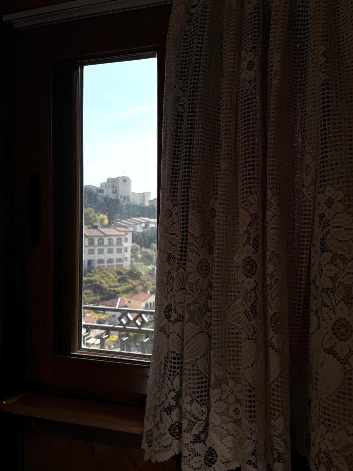 --Hotel Deal-- Rooms With Castle View Krujë Eksteriør billede